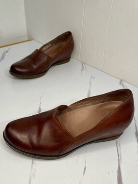Dansko Liliana Concealed Wedge Slip-on Teak‎ Burnished Nubuck Leather Size 37 EU